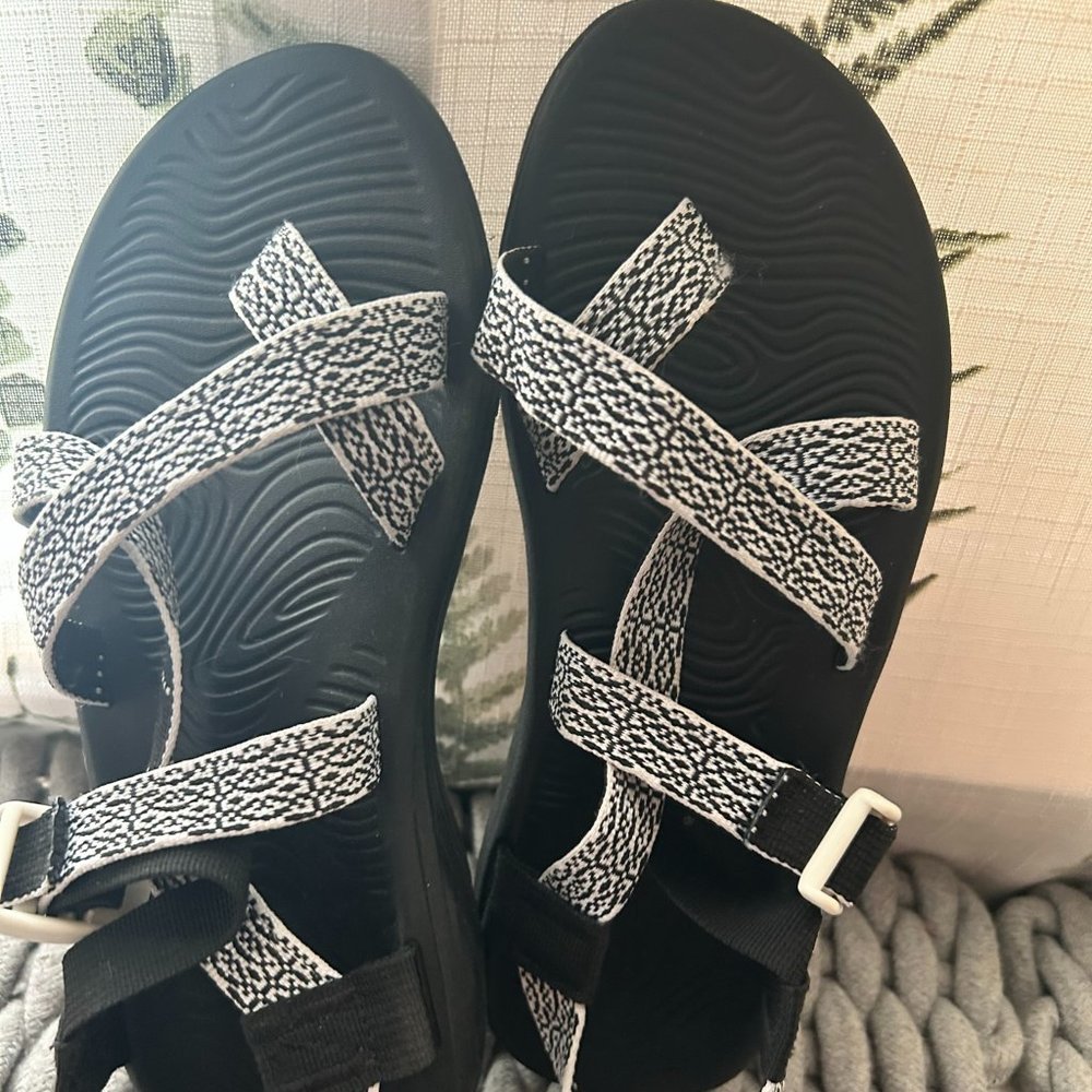 Chaco WOMEN'S Z/VOLV 2 size 9 Black and White color